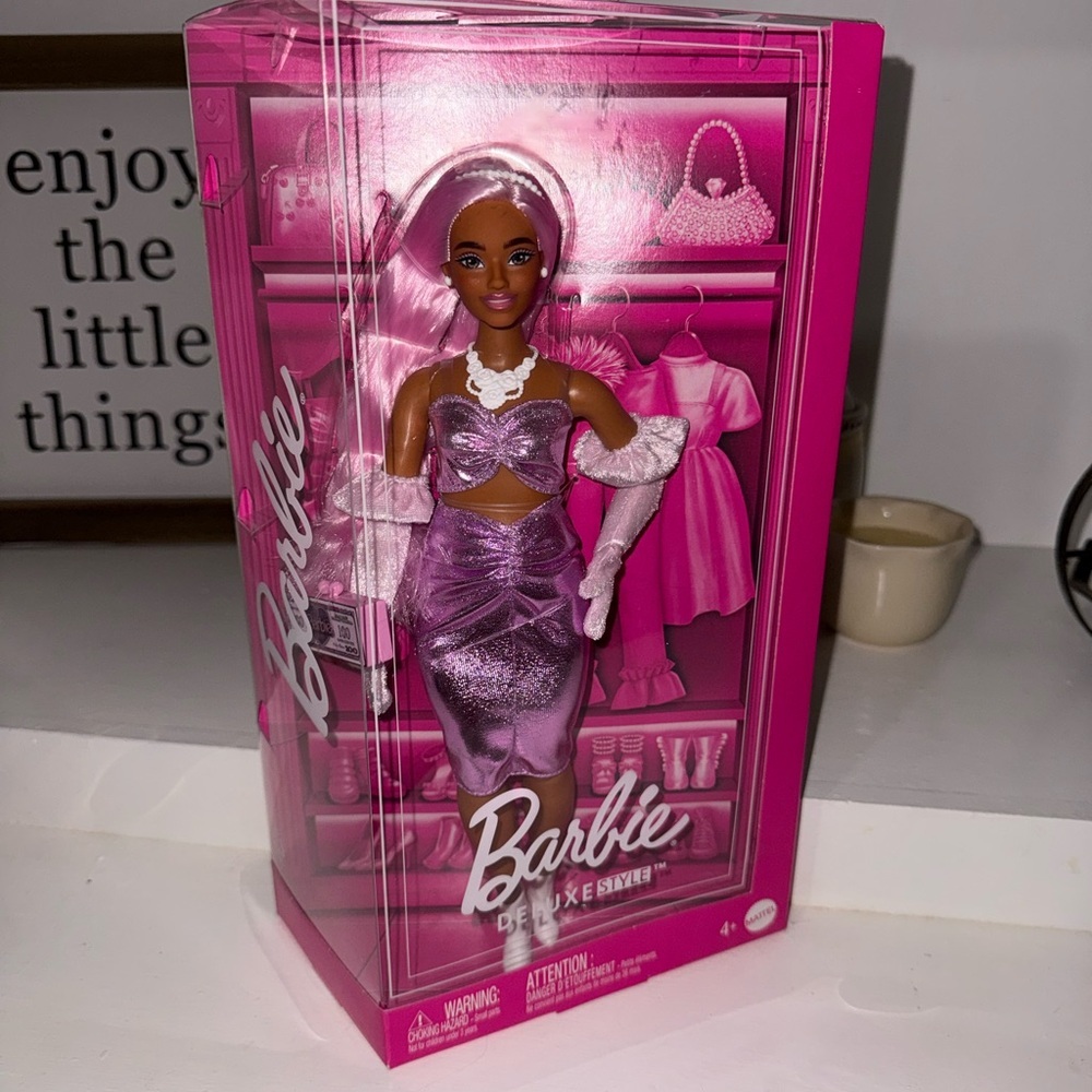 🔆NWT Barbie Deluxe Pink Doll